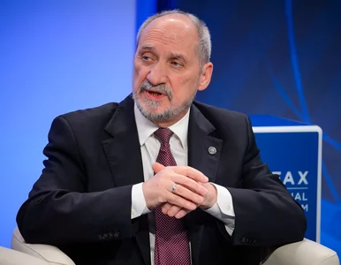 Miniatura: Macierewicz reaguje na doniesienia ws....