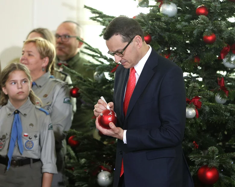 Miniatura: Morawiecki broni projektu ustawy o...