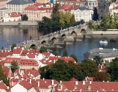 Czescy wydawcy nie chcą wyższego VAT-u - zablokowali most książkami