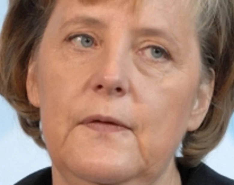 Miniatura: Merkel rozmawia o euro z premierami...