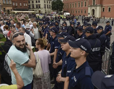 Miniatura: 2300 policjantów, koszty liczone w setkach...