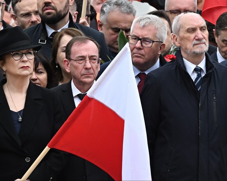 Miniatura: Kaczyński grzmiał o „zamachu” w Smoleńsku....