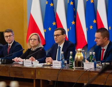 Miniatura: Morawiecki apeluje do samorządów o pomoc w...