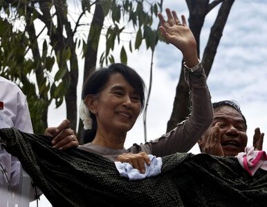 Miniatura: Birma wypuszcza więźniów, by zapewnić...