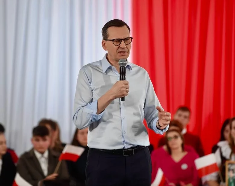 Miniatura: Morawiecki uderza w Tuska. „Zamienił się...