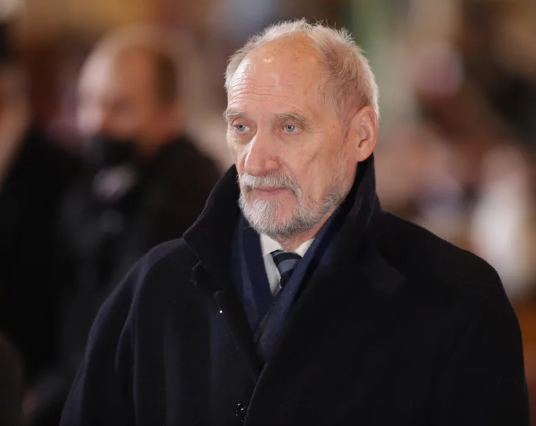 Miniatura: „Lex Tusk” da opozycji tlen? Macierewicz:...