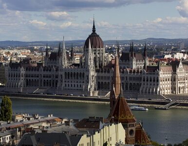 Miniatura: KE odblokowała wypłatę Węgrom 10 mld euro....