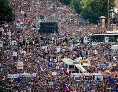 Miniatura: Ćwierć miliona Czechów wyszło na ulice....