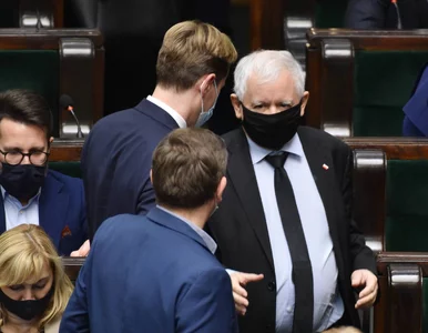 Miniatura: Politycy PiS skaczą sobie do gardeł. To...