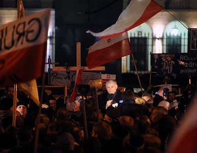 Miniatura: Kaczyński przed Pałacem. "W głowie jedno...