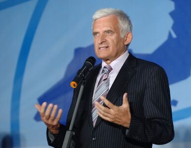 Miniatura: Buzek: dobrze, że jest już prezes NBP, bo...