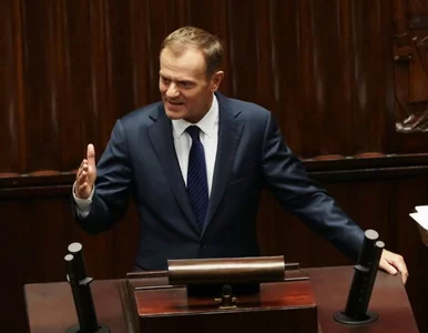 Miniatura: Tusk o Smoleńsku: przyjęliśmy patriotyczną...