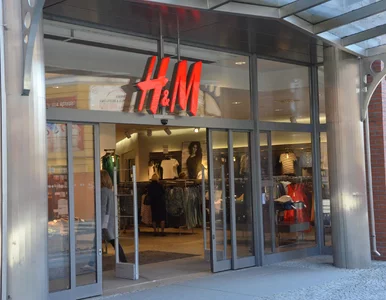 Miniatura: H&M i CCC ponownie otwierają część sklepów...