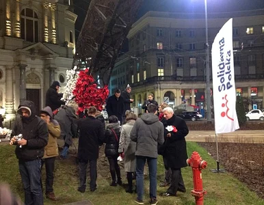 Miniatura: Solidarna Polska dekoruje tęczę. Na...