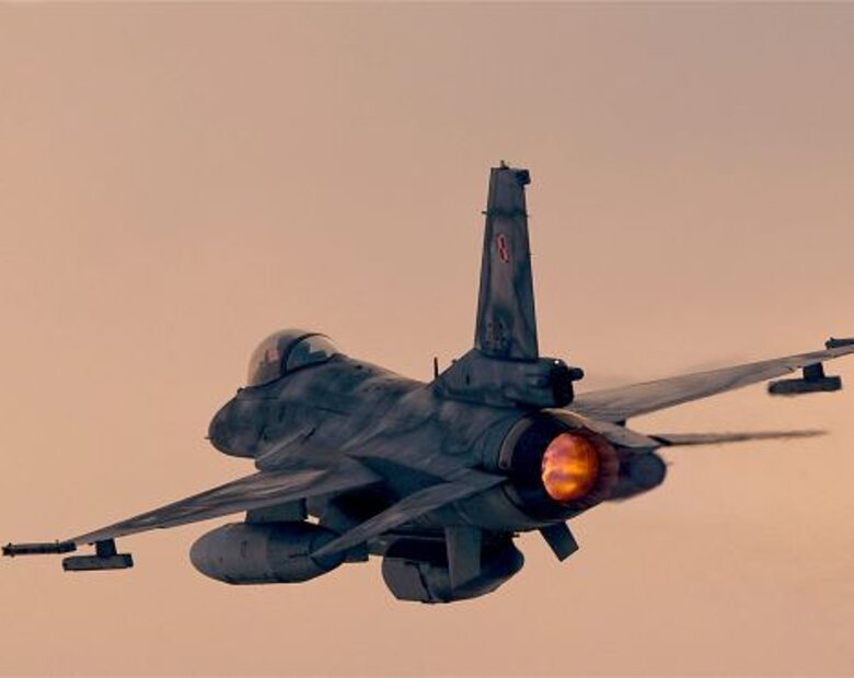 Miniatura: Polska wyśle myśliwce F-16 do Syrii w...