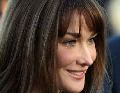 Miniatura: Carla Bruni broni skazanej na śmierć Iranki