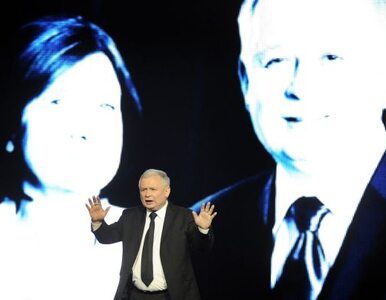 Miniatura: Kaczyński znów przed Pałacem. "Zginęli ci,...