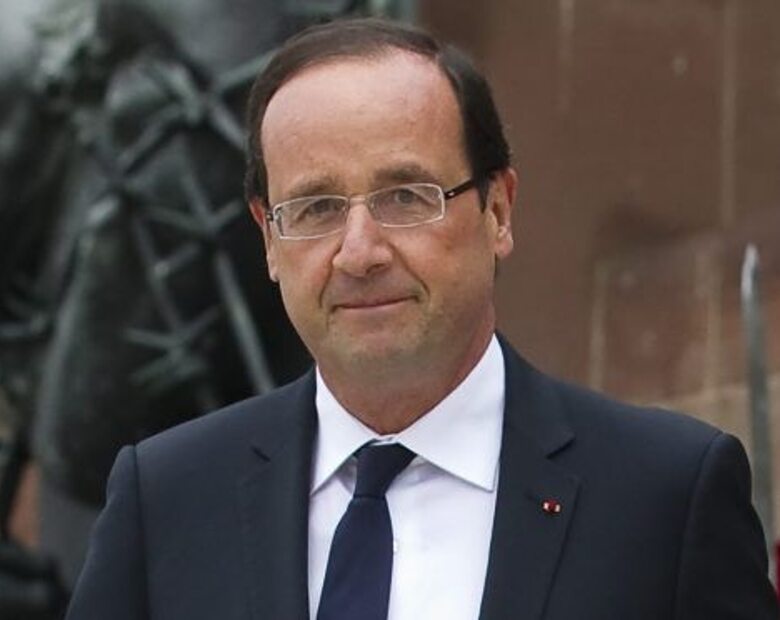 Miniatura: "Hollande ma całą władzę do walki z...