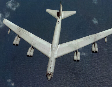 Miniatura: USA wysyłają na Guam bombowce strategiczne...