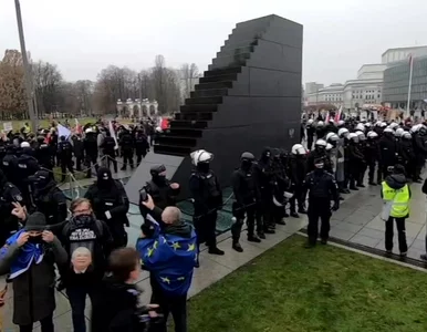 Miniatura: Demonstracja Strajku Kobiet w Warszawie....