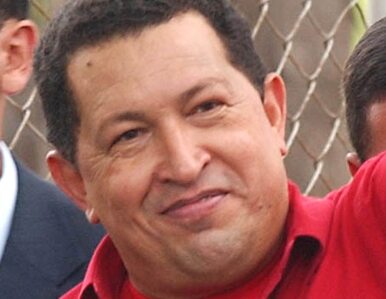 Chavez dostał gitarę. Czerwoną