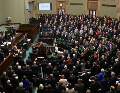 Miniatura: Najnowszy sondaż: PiS zwycięża i rządzi...