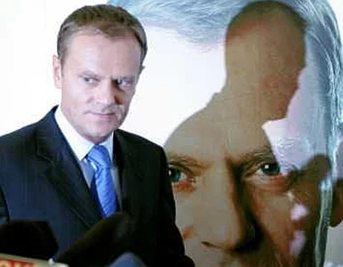 Miniatura: Tusk rezygnuje z rekonstrukcji?