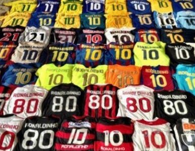 Miniatura: Pokaźna kolekcja koszulek słynnego piłkarza
