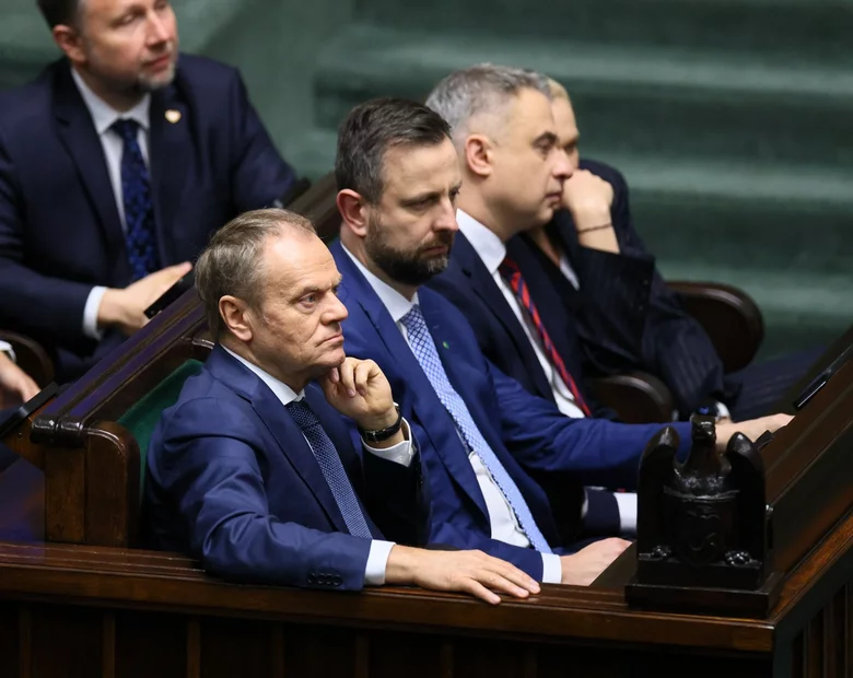 Miniatura: Premier Tusk ogranicza aktywność....