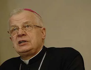 Miniatura: Abp Michalik: będę się modlić za Michnika....