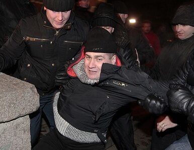 Miniatura: Białoruś brutalnie ucisza demonstrantów