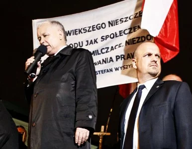 Miniatura: Kaczyński przed Pałacem. "Dał nam przykład...