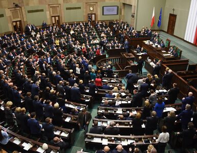 Miniatura: Sejm przyjął projekt PiS ws. Trybunału...